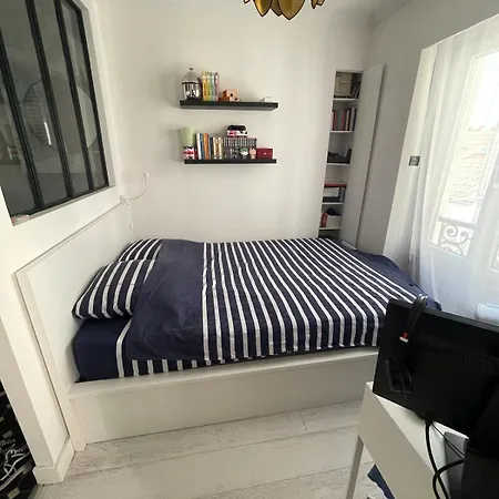 In Paris, Close To Republique Apartman